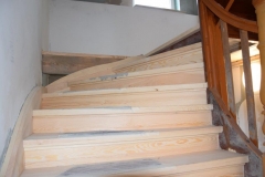 Einbau neuer Treppenstufen